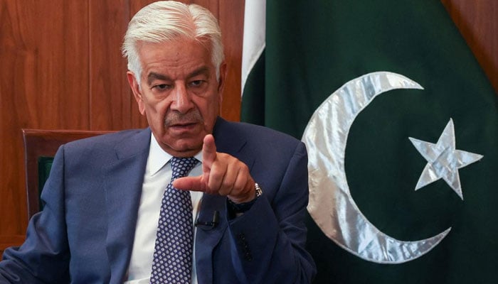 افغان سرزمین ہمارے خلاف استعمال ہوئی تو فضائی حملے کریں گے، خواجہ آصف