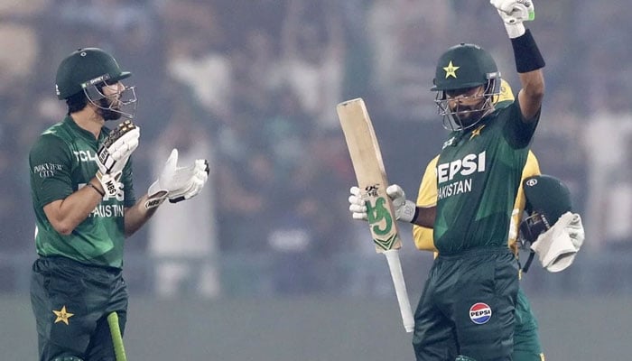 بولرز اور بابر کی شاندار کارکردگی، پاکستان نے میچ اور سیریز جیت لی