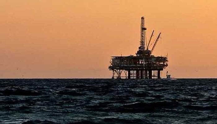 پاکستان کی توانائی پر موڑ: آف شور میں کامیابی، آنشور میں جدوجہد