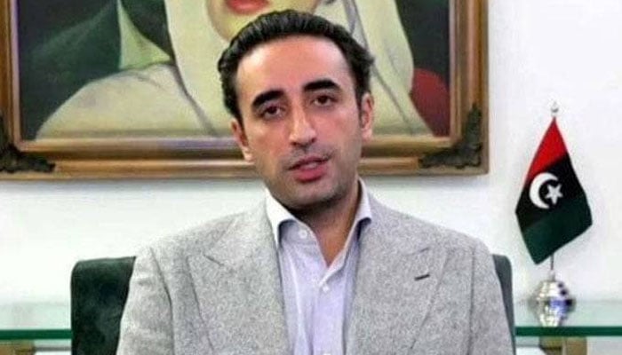 27 ویں ترمیم، بلاول کا دھماکا، آئینی عدالت، ایگزیکٹو مجسٹریٹ کی بحالی، ججز کے تبادلے میں رضامندی کی شق ختم کرنے، کمانڈ آف آرمڈ فورسز کے آرٹیکل 243، NFC، تعلیم، الیکشن کمیشن سے متعلق ڈیڈ لاک ختم کرنے کی تجاویز شامل