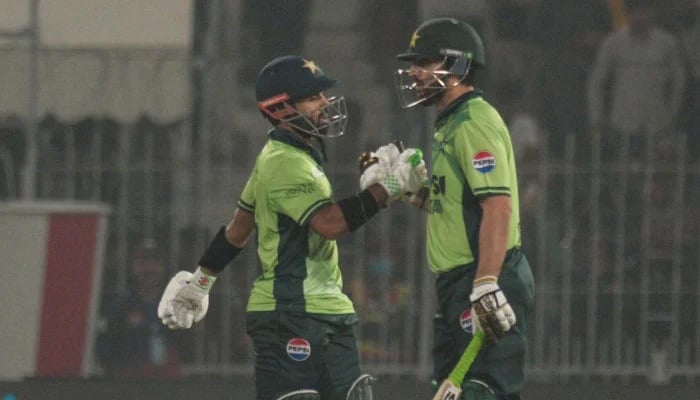 پہلا ون ڈے پاکستان کے نام، قیادت کھونے والے رضوان کا نئے کپتان کو جیت کا تحفہ