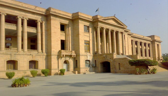 ہائیکورٹ، ٹرانسجینڈر ڈاکٹر کے لائسنس کا عدم اجرا، پی ایم ڈی سی سے جواب طلب