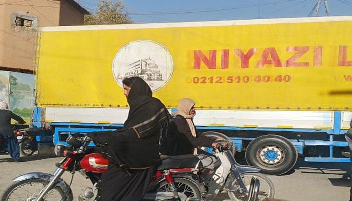 کوئٹہ، پی ٹی آئی جلسہ روکنے کیلئے شہر کی مختلف سڑکیں سیل، موبائل سروس بند، گراؤنڈ میں پانی چھوڑ دیا گیا