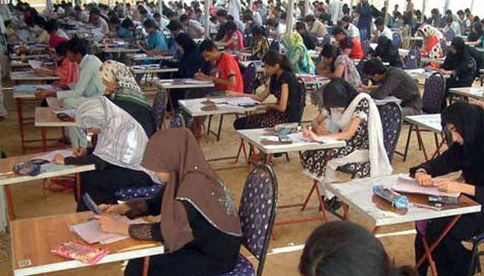 سندھ، گریڈ 5 تا 15 خالی اسامیوں پر انٹرمیڈیٹ پاس امیدواروں کیلئے اسکریننگ ٹیسٹ کا فیصلہ