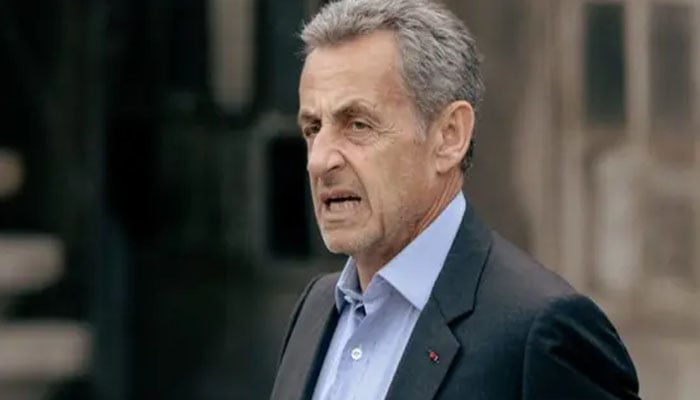 سابق صدر فرانسیسی نکولا سرکوزی عدالتی حکم پر جیل سے رہا