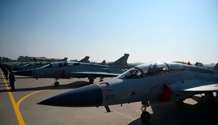 آذربائیجان کو پاکستان سے پانچ JF-17 بلاک III لڑاکا جہاز موصول