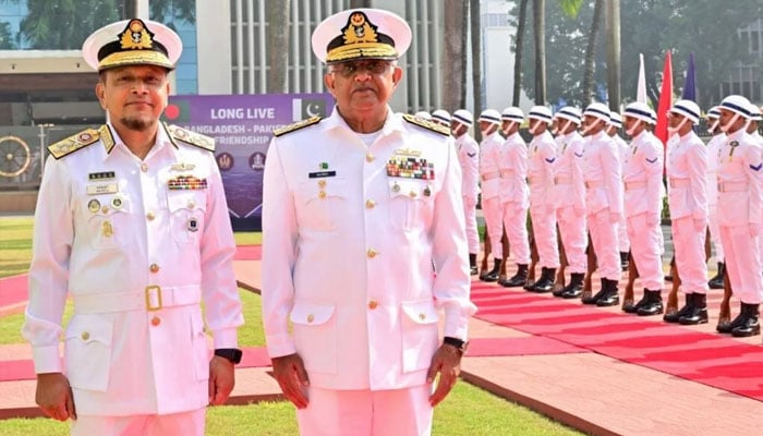 سربراہ پاک بحریہ کا دورہ بنگلا دیش مکمل، اعلیٰ عسکری قیادت سے ملاقاتیں