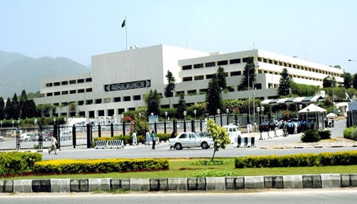 پارلیمنٹ کو دستور میں ترمیم کا اختیار، اعتراض نہیں ہوسکتا، تجزیہ کار