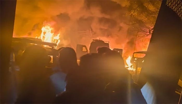 مقبوضہ کشمیر، پولیس اسٹیشن میں ضبط شدہ بارودی مواد پھٹنے سے 9 افراد ہلاک، 31 زخمی