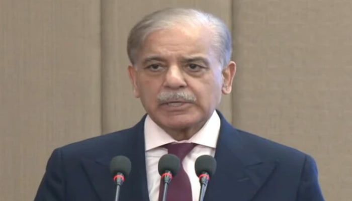 اصلاحات کے عمل پر موثر عمل درآمد کی رفتار مزید تیز کی جائے، وزیراعظم کی FBR کو ہدایت