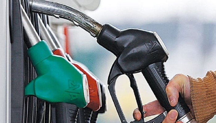 پیٹرول پرلیوی میں ایک روپے ساٹھ پیسے فی لیٹر کا اضافہ