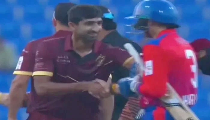 ابوظبی ٹی 10 لیگ: میچ کے بعد ہربھجن کا دھانی سے مصافحہ