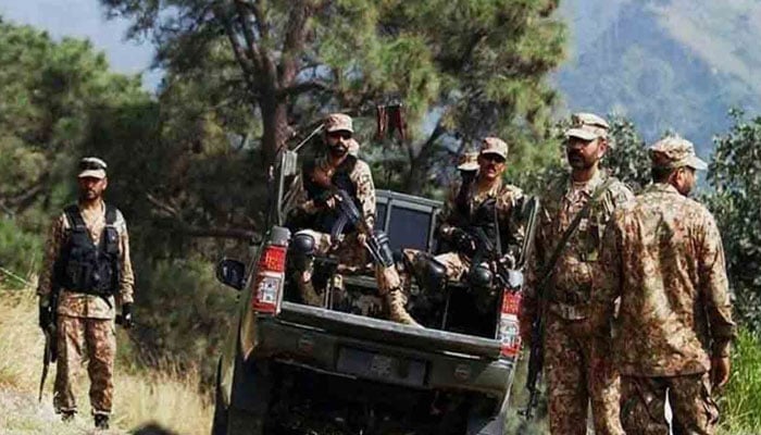 لکی مروت، 2 کمانڈر سمیت 13 دہشتگرد ہلاک، بنوں میں امن کمیٹی کے دفتر پرحملہ، 7 شہری شہید