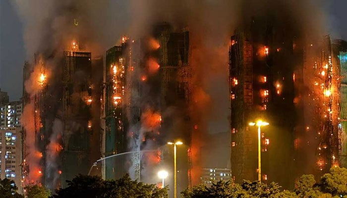 ہانگ کانگ میں خوفناک آتشزدگی، ہلاکتیں 65 تک پہنچ گئیں، سیکڑوں لاپتہ