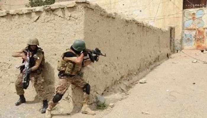 سیکیورٹی فورسز کی ڈیرہ اسماعیل خان میں دہشتگردوں کے خلاف کارروائی، 22 خوارج ہلاک