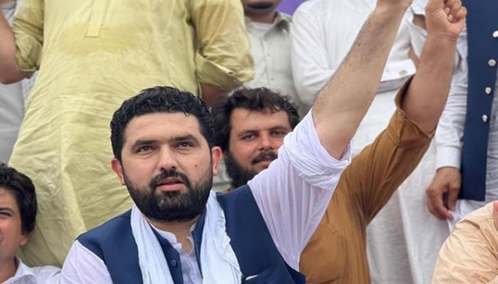 بانی پی ٹی آئی سے ملاقات نہ کرائے جانے پر وزیراعلیٰ کے پی کا دوسرے روز  دھرنا ختم