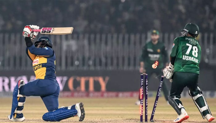 سہ فریقی سیریز جیت کر 3 ماہ میں پاکستان کی دوسری ٹرافی، سری لنکا کو 6 وکٹ سے شکست