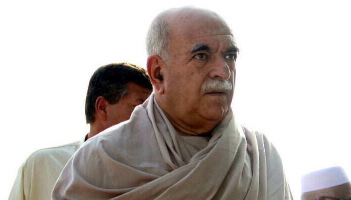 محمود اچکزئی ایوان میں قائد حزب اختلاف کی نشست سے مزید دور چلے گئے