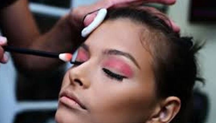 ہماری پلکیں بھی موسیقی کی تال پر چلتی ہیں، نئی تحقیق میں انکشاف