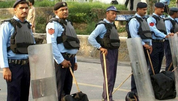 اسلام آباد میں سیکورٹی ہائی الرٹ، ریڈ زون کو سیل کر دیا گیا