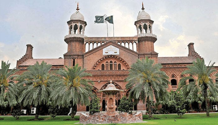 سول جج جہاں زیب بخاری دانستہ ڈیوٹی سے غیر حاضر رہے، لاہور ہائی کورٹ