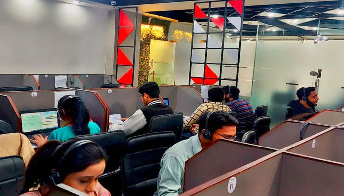 انٹیلی جنس ادارے نے کراچی کے 25  بڑے کال سینٹروں کی فہرست تیار کر لی