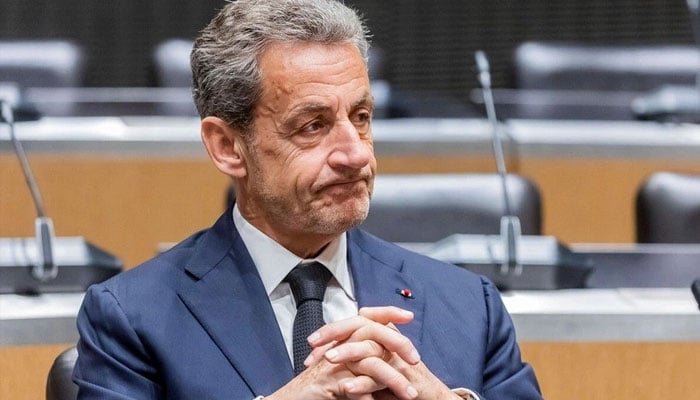 نکولا سرکوزی کی نئی کتاب میں تنہائی قید کے تجربات پر چونکانے والے انکشافات