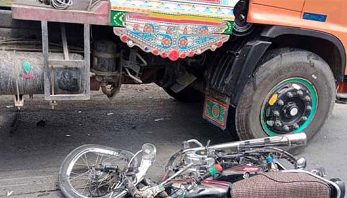 ناگن چورنگی کے قریب ٹرک کی ٹکر سے موٹر سائیکل سوار جاں بحق