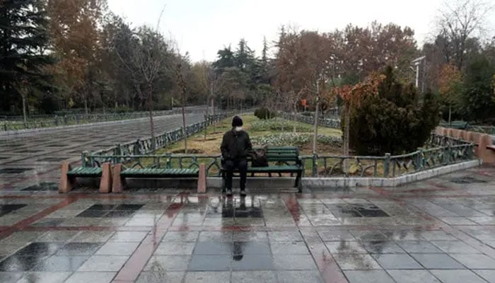 ایران : خشک سالی سے متاثرہ تہران میں بارش،شہریوں میں خوشی