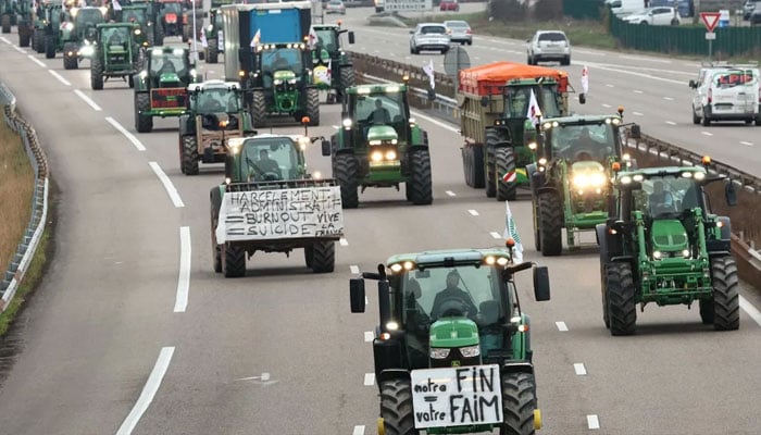 پیرس، کسانوں کے حکومتی پالیسیوں کے خلاف مظاہرے، بڑے پیمانے پر احتجاج