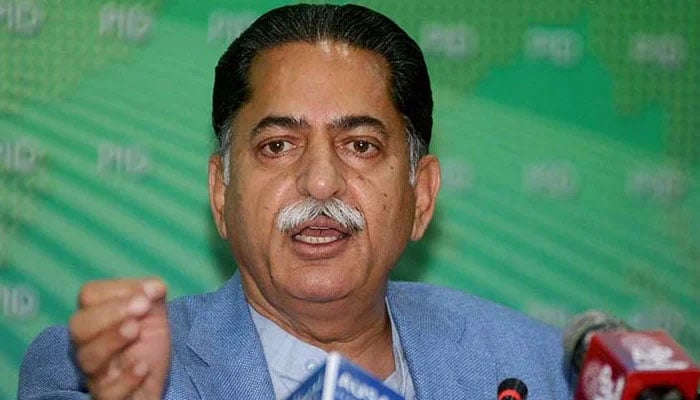 فیض حمید کیساتھ 2 حاضر سروس بریگیڈیرز کو بھی سزا ہوئی، جاوید لطیف کا دعویٰ