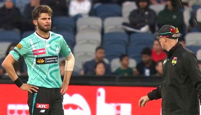 بگ بیش: شاہین کا ڈیبیو ڈراؤنا خواب، بولنگ سے روک دیا گیا