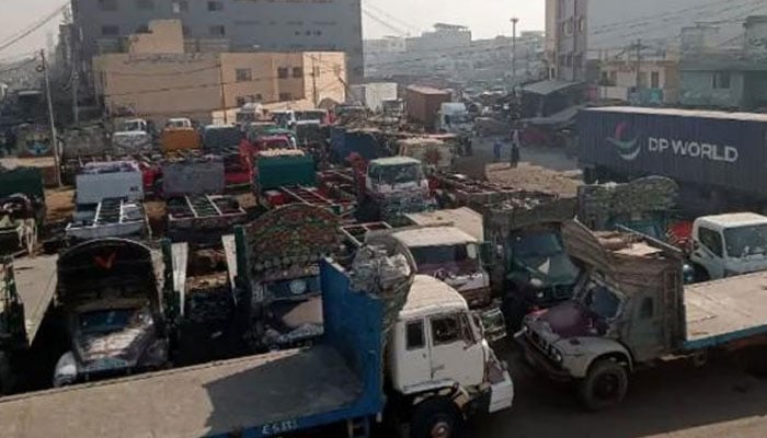 حکومت اور گڈز ٹرانسپورٹرز کے کامیاب مذاکرات، ہڑتال ختم، بندرگاہیں فعال