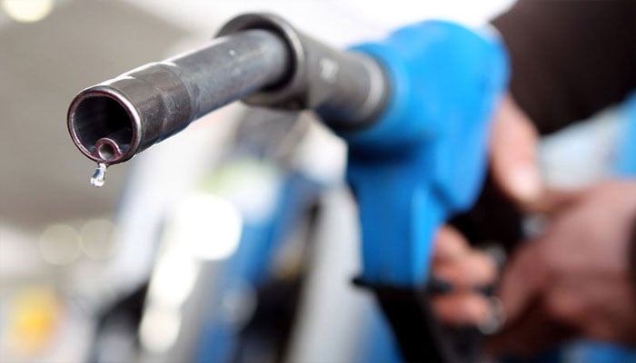 رواں سال پٹرولیم لیوی کی مد میں 1468 ارب روپے وصول کرنے کا تخمینہ
