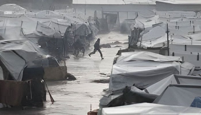 غزہ میں شدید سردی اور بے گھری سے صورتحال سنگین، اموات 17 تک پہنچ گئیں