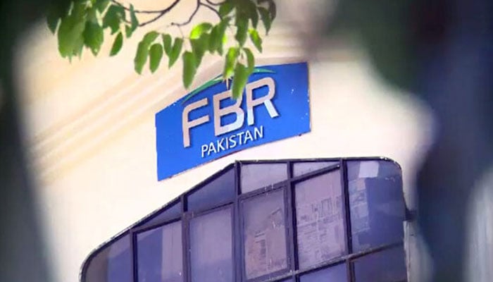 FBR ، رواں برس 10 غیر قانونی فیکٹریاں سیل،17ارب سگریٹ سٹک ضبط