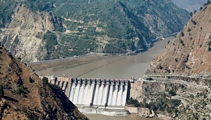 چناب میں پانی کی غیر معمولی کمی پر پاکستان نے بھارت سے وضاحت طلب کر لی