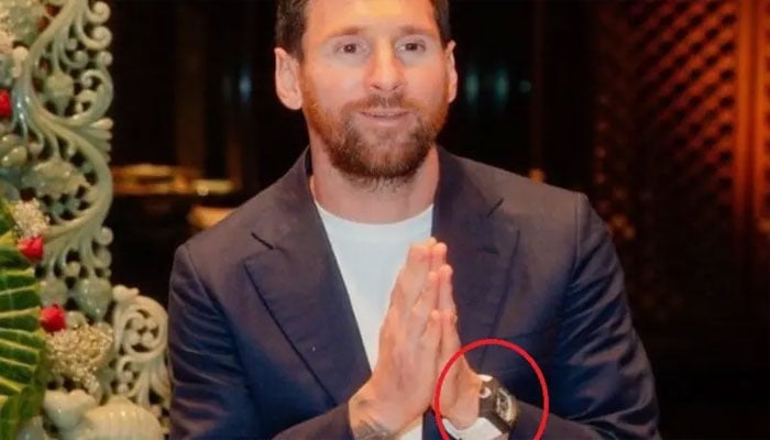 امبانی کا میسی کیلئے 3 کروڑ 65 لاکھ کی نایاب گھڑی کا تحفہ