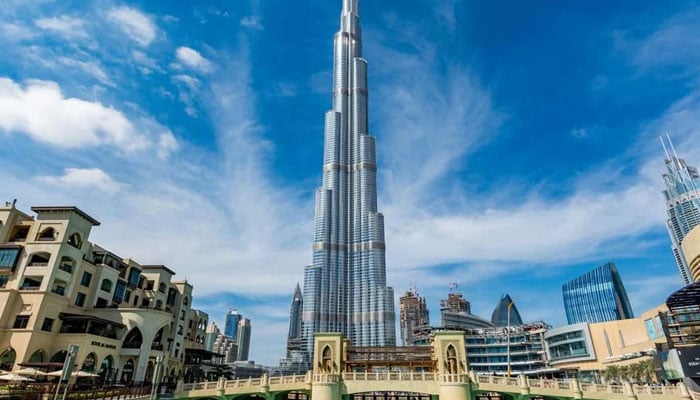 برج خلیفہ کے منظر کیلئے 13 لاکھ روپے کرایہ؟ لگژری اپارٹمنٹ کی ویڈیو وائرل