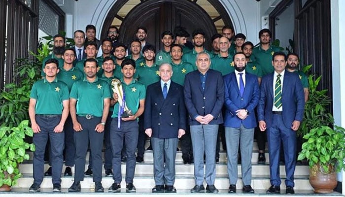 وزیراعظم کا انڈر 19 ٹیم کے ہر کھلاڑی کیلئے ایک کروڑ روپے انعام کا اعلان