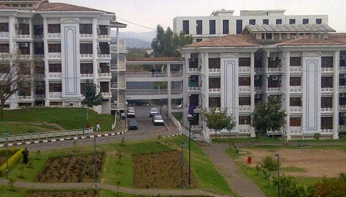 پارلیمنٹ لاجز میں آؤٹ سورسنگ ماڈل پر شدید تحفظات سامنے آ گئے