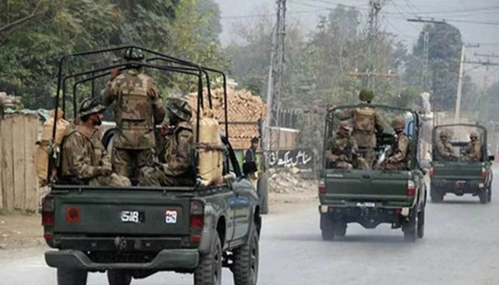 بلوچستان اور KP میں فورسز کی کارروائیاں، 10 خوارج ہلاک، میرعلی میں فورسز پر حملہ ناکام