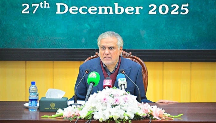 امارات، فوجی فاؤنڈیشن میں ایک ارب ڈالر سرمایہ کاری کرے گا، پاکستان پر 3 ارب ڈالر کا دباؤ کم ہوجائے گا، اسحاق ڈار