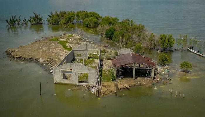 2025 میں عالمی موسمی آفات سے 336 کھرب روپے سے زائد کا نقصان