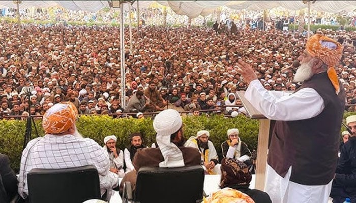 دینی مدارس کو ختم کرنے کی خواہشیں کبھی پوری نہیں ہوں گی، مولانا فضل الرحمٰن