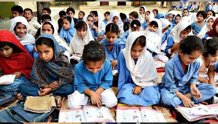 پاکستان کی شرح خواندگی بڑھ کر 63 فیصد ہوگئی