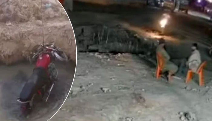 اورنگی ٹاؤن، موٹر سائیکل سوار گڑھے میں گر کر زخمی