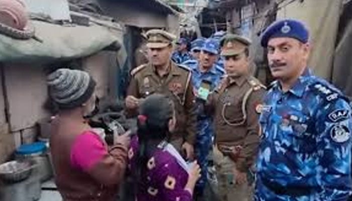 بھارت، پولیس کا انوکھا دعویٰ، شہری کو موبائل سے بنگلہ دیشی قرار دیدیا