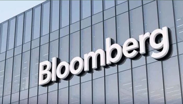 پاکستان میں مہنگائی میں نمایاں کمی اور پالیسی سطح پر استحکام آرہا ہے، بلوم برگ