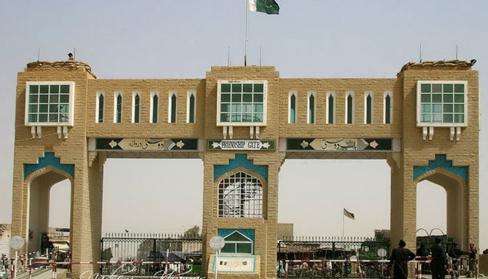 تین ماہ سے پاک، افغان زمینی راستے بند، سینکڑوں پاکستانی طلبہ، تاجر واپسی کے منتظر